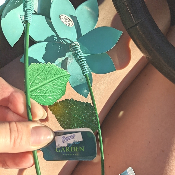 Last chance! Faux Flowers BOSCOVS Blue Metal and Glass Flower Decor Set of Three - Picture 10 of 13